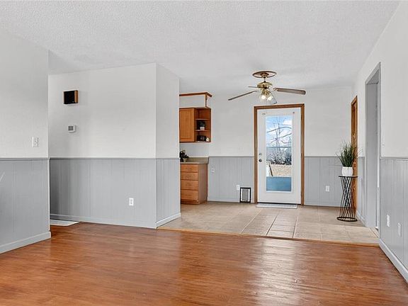 2nd image of 3701 N Cypress Ave