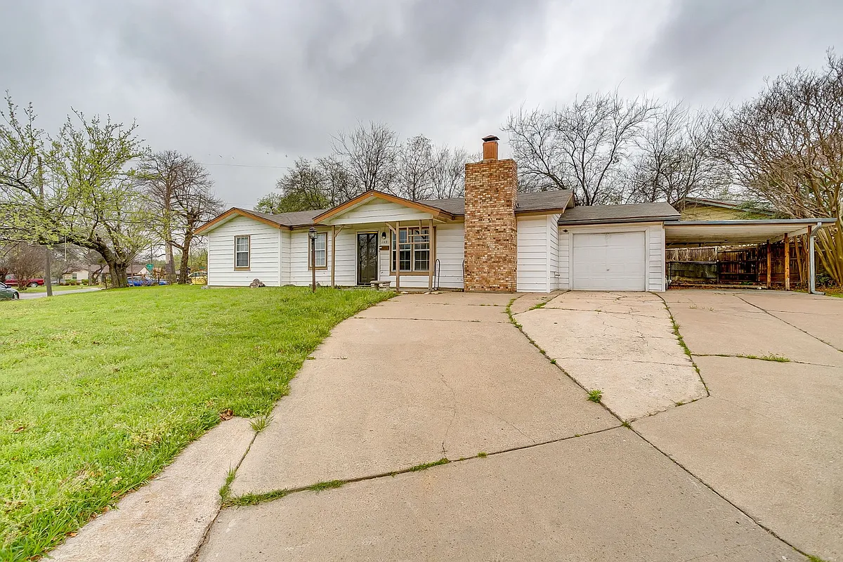 Property Photo - 109 NE Cindy Ln