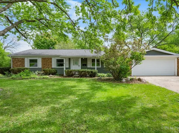 401 Hill Ave, North Aurora, IL 60542