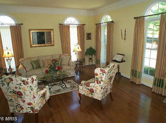 4th image of 4317 Wensley Ct
