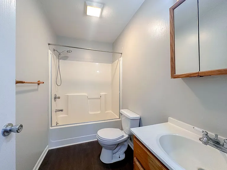 1326 S Elizabeth St — Photo 5
