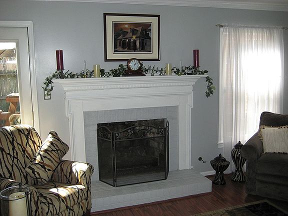 3rd image of 132 Kenilworth Dr