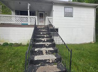 112 Cemetery Rd, Caryville, TN 37714