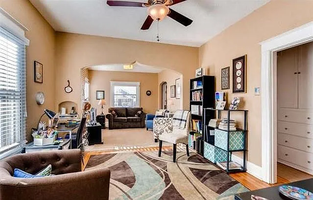 Additional living room or dining room