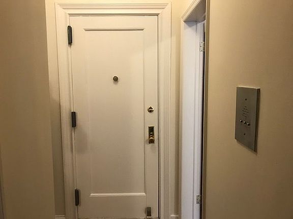 4th image of 100 E 18th St APT 2B