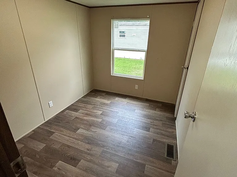 1708 Mary St — Photo 7
