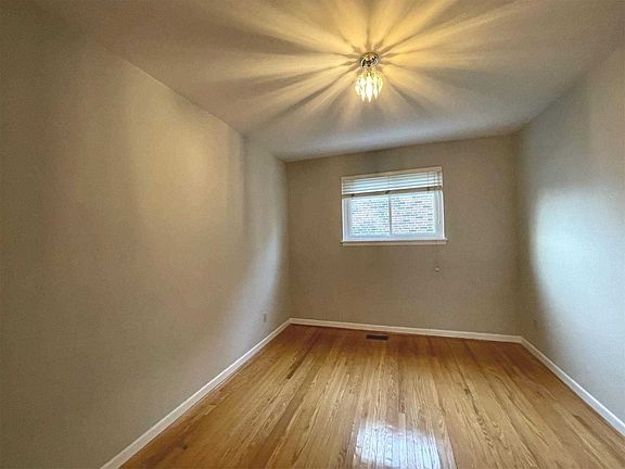 2nd image of 17 Valleycrest Ave