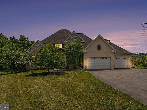 3rd image of 1120 Scheer Way