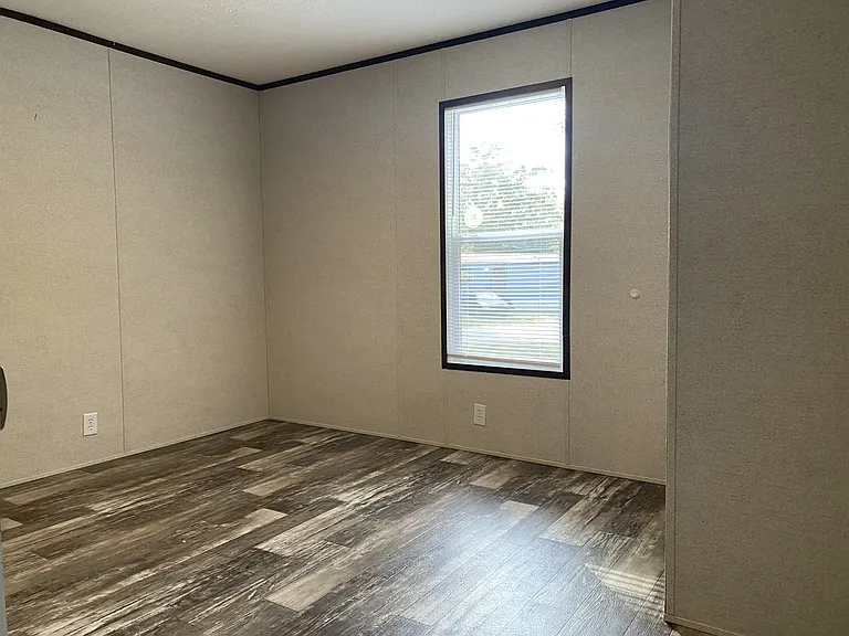 124 N Pine St — Photo 7