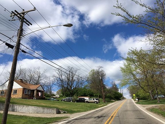 5th image of 931 W Seymour Ave