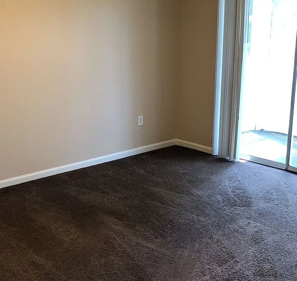493 White River Dr #28E — Photo 1