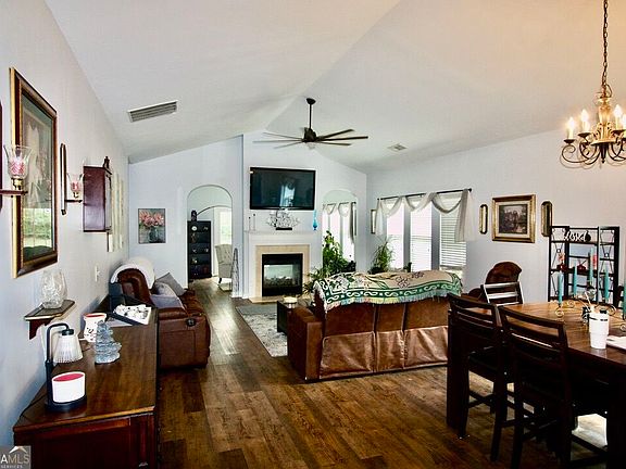 5th image of 38 Tapestry Ln