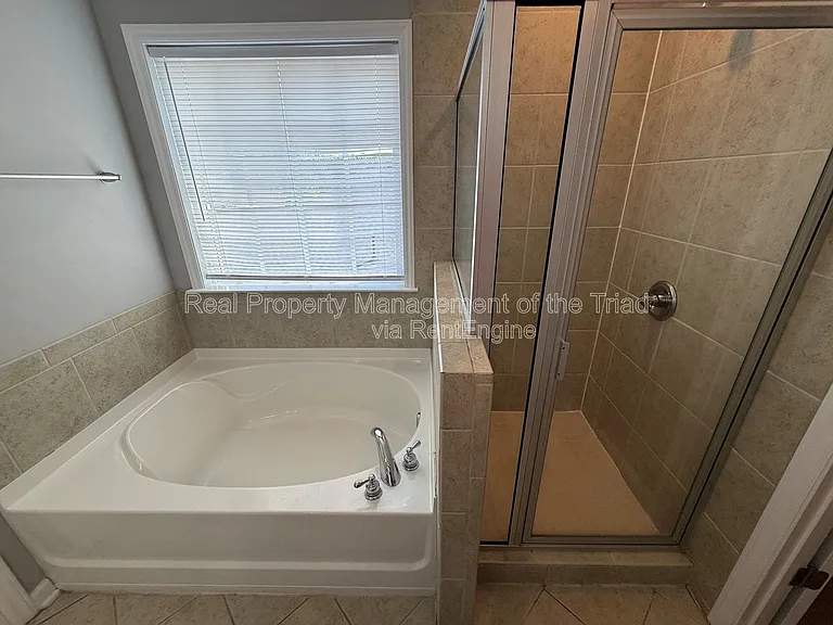 1905 Savannas Run Dr — Photo 10