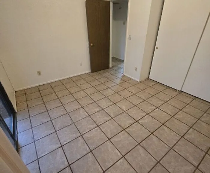 2784 N Columbus Blvd — Photo 16