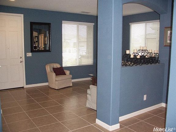 3rd image of 1500 Garnet Way
