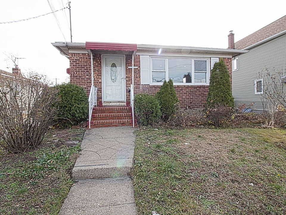 1st image of 22116 99th Ave