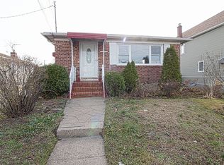 22116 99th Ave, Queens Village, NY 11429