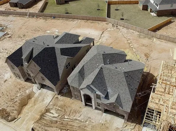 79 Springtime Creek Dr, The Woodlands, TX 77354