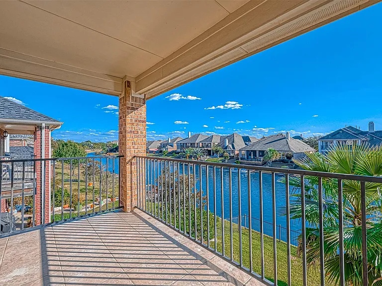 17827 Circular Quay Ln — Photo 40