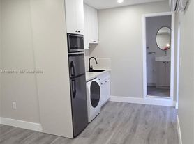 7924 SW 146th Ct, Miami, FL