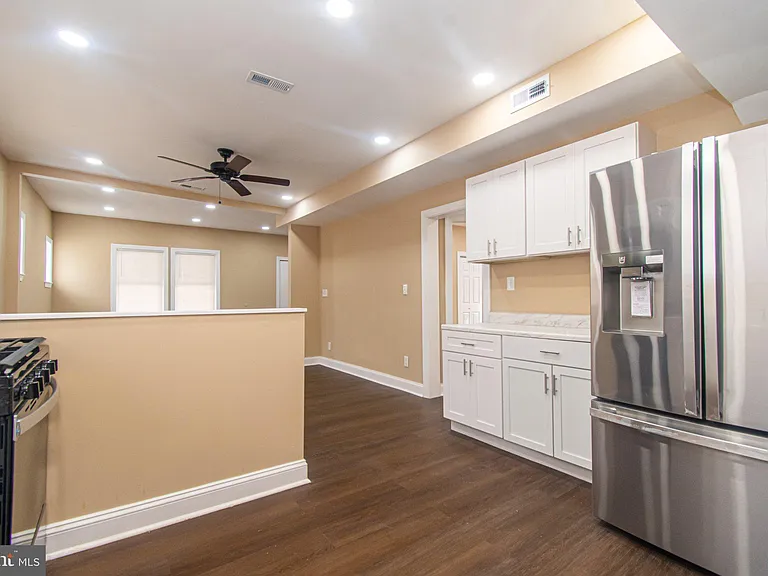 4103 Barrington Rd #2 — Photo 5