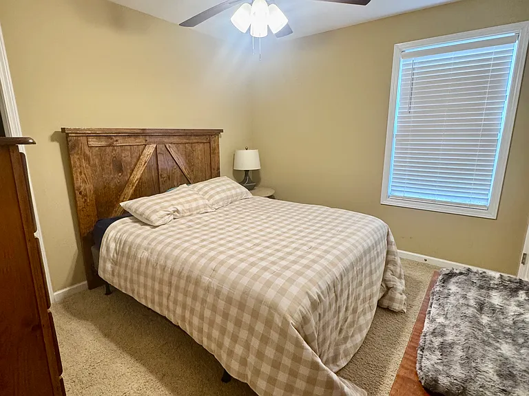726 Hunter Ct — Photo 4