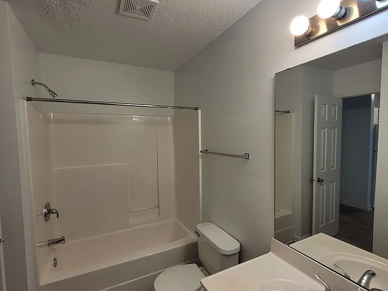 Arlington Apartments — Photo 149