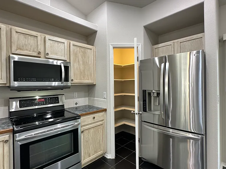 16384 Rainbow Dr — Photo 10