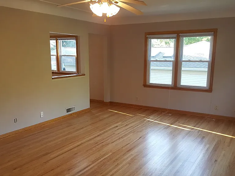 1609 Walnut St — Photo 5