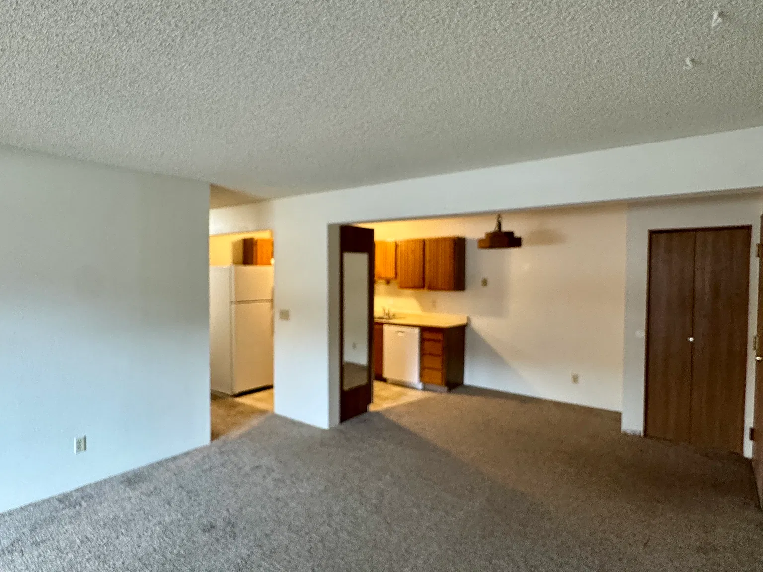 2 bed, 950 sqft, $1,495 — Photo 3
