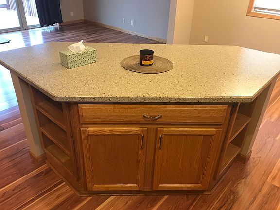 5th image of 587 Tanzanite Dr