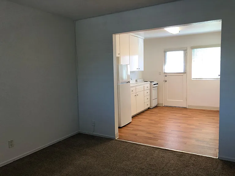 4062 Will Rogers Dr — Photo 2