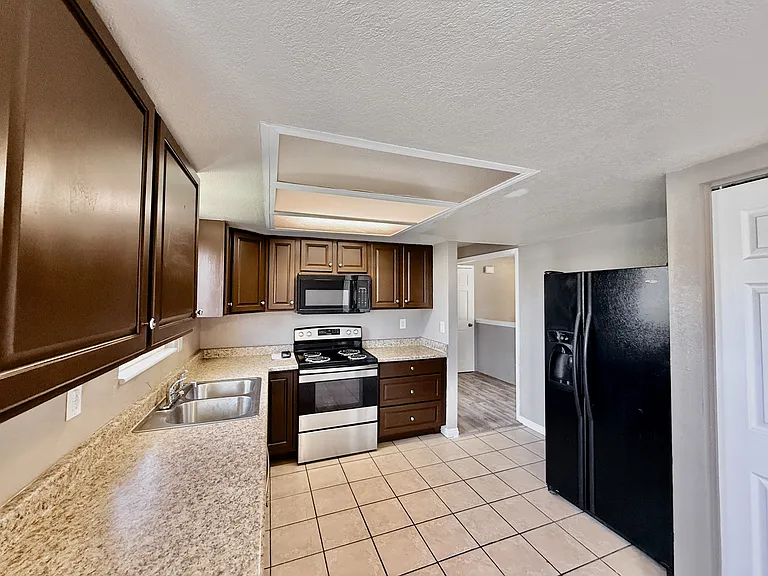 1247 N 700 W — Photo 7