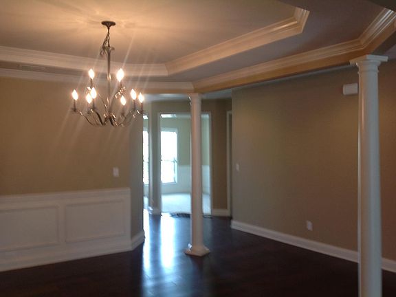 4th image of 333 Gleneagles Way