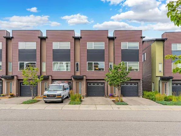 231 E Covecreek Cir NE, Calgary, AB T3K 0W6
