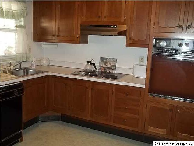2nd image of 259 Huntington Drive #B