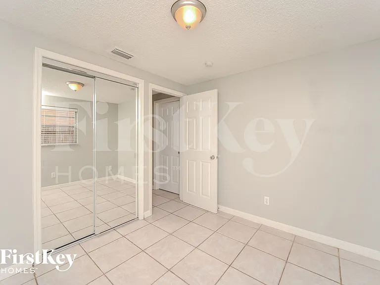 8509 Olympic Ct — Photo 12