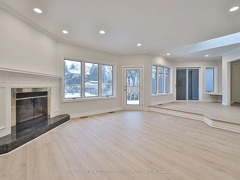 27 Southlea Ave — Photo 9