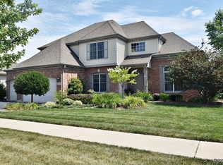 N119 Holland Ln, Geneva, IL 60134