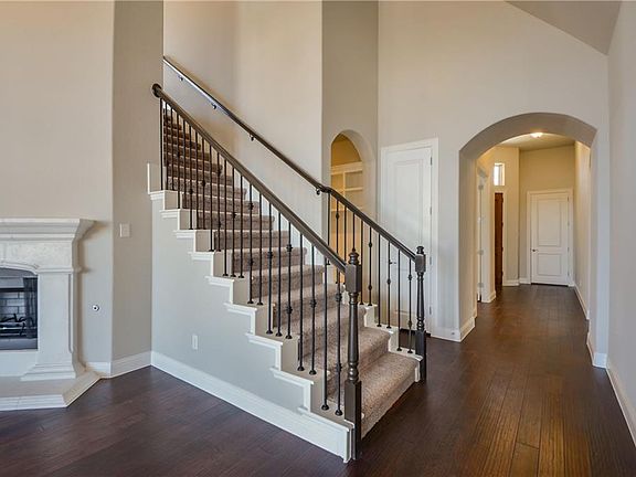 5th image of 128 Magnolia Ln