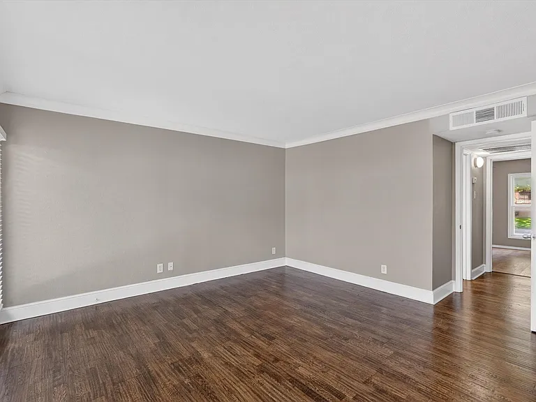 5932 Sandhurst Ln #114 — Photo 7