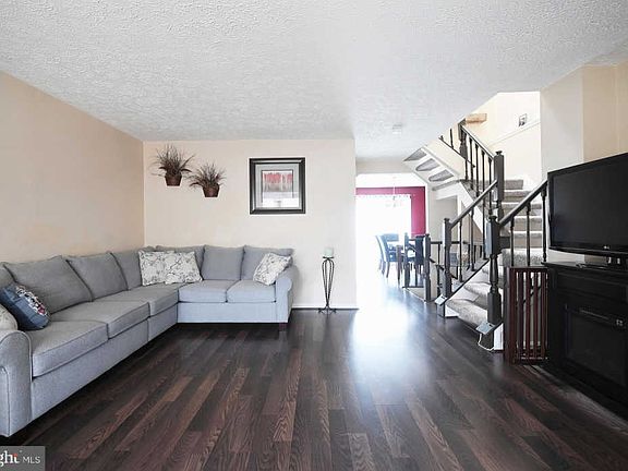 4th image of 816 Dora Pl