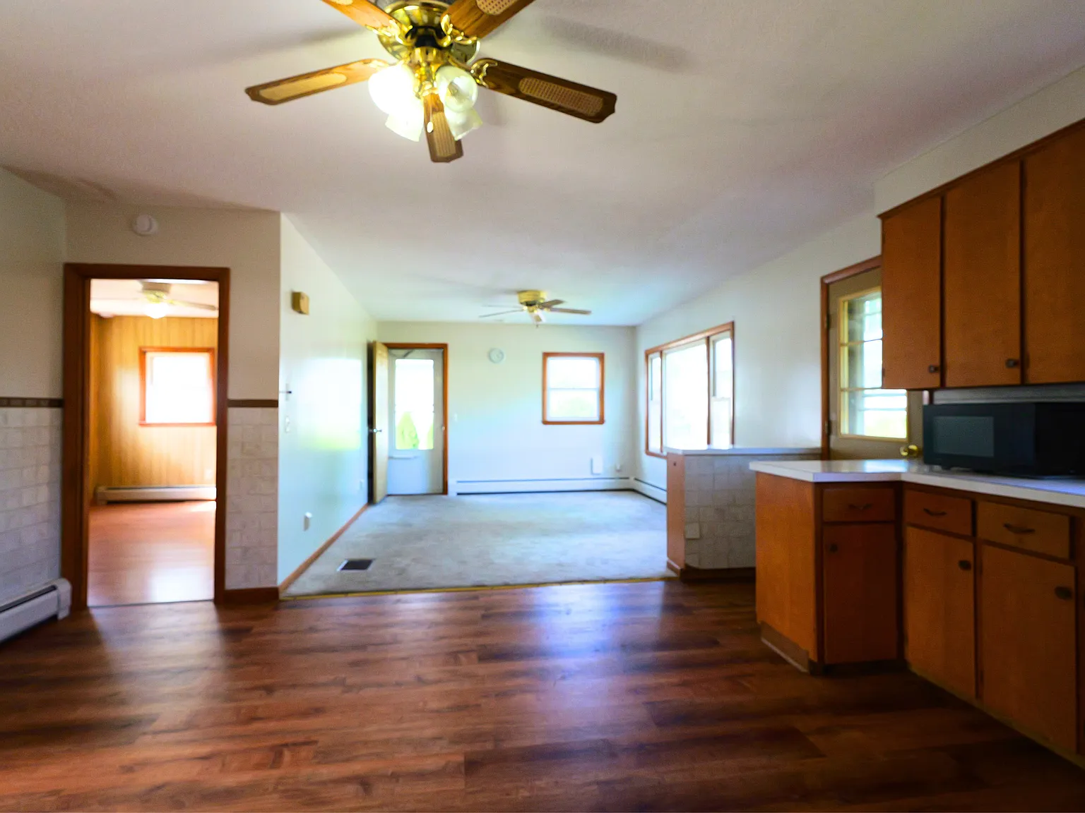 3 bed, 1008 sqft, $2,500 — Photo 3