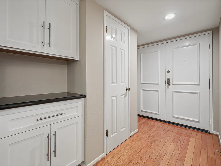 15231 Magnolia Blvd #221 — Photo 1