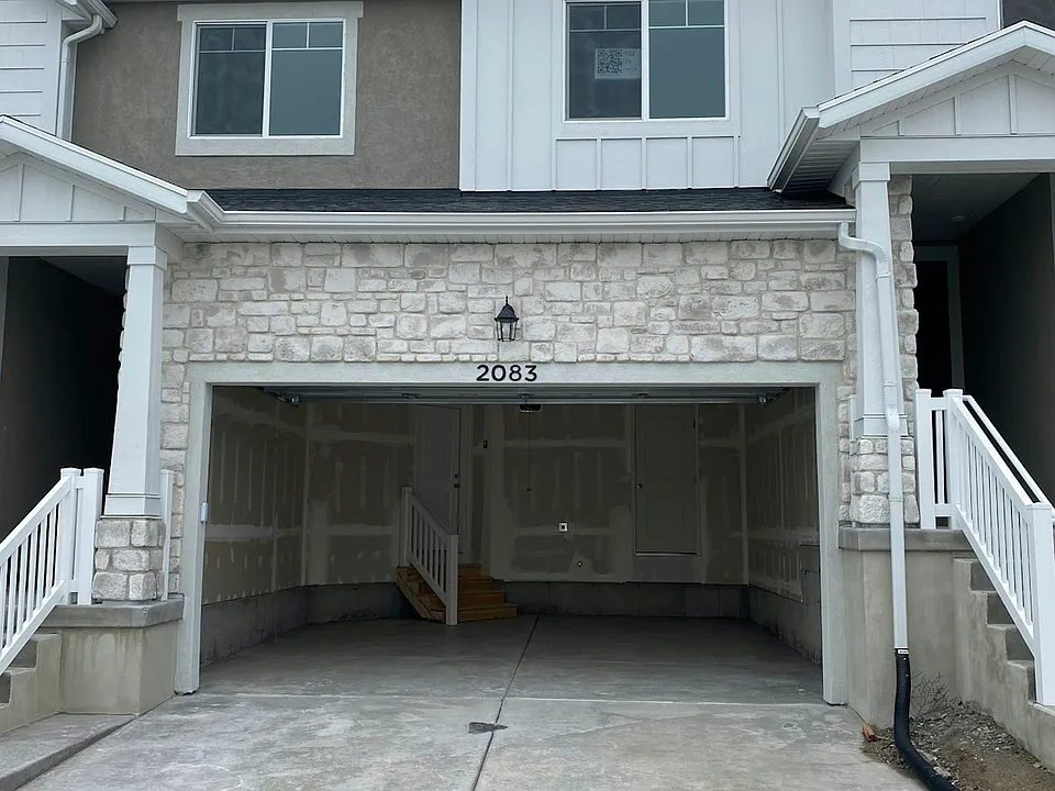 2083 N 4260 W