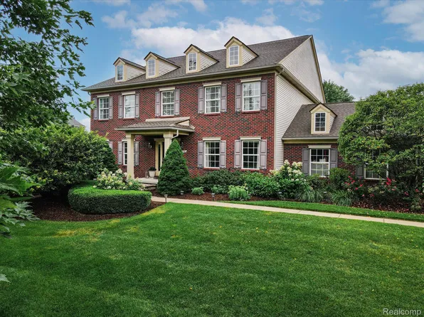 4190 Derry Ct, Rochester, MI 48306