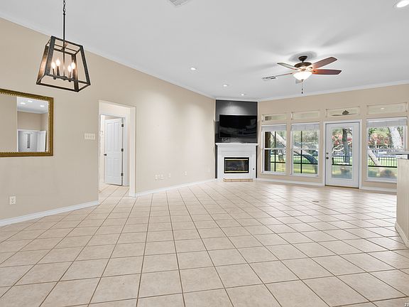 5th image of 104 Peachtree