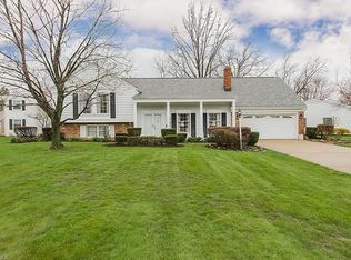 5099 Meadow Wood Blvd, Lyndhurst, OH 44124