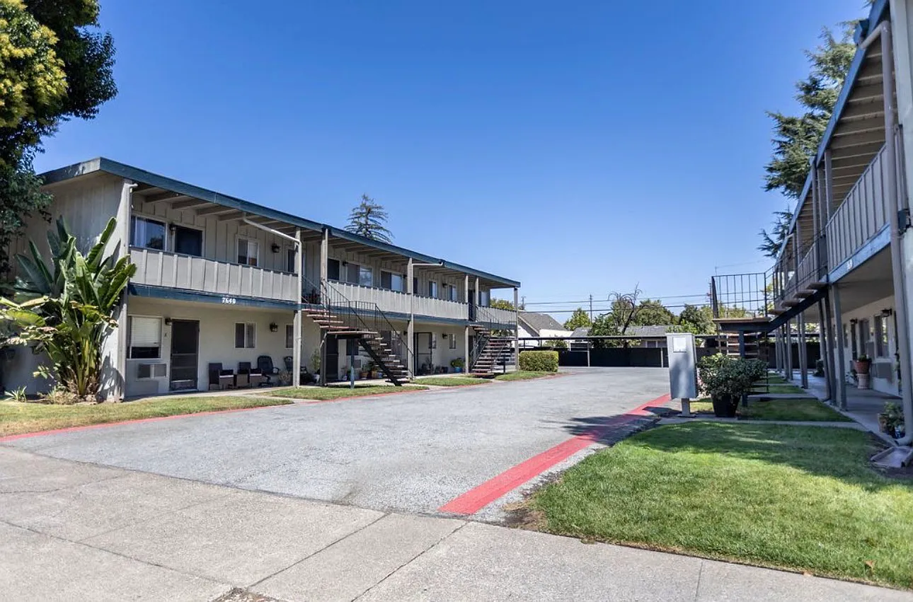 1 bed, 650 sqft, $2,150 — Photo 1