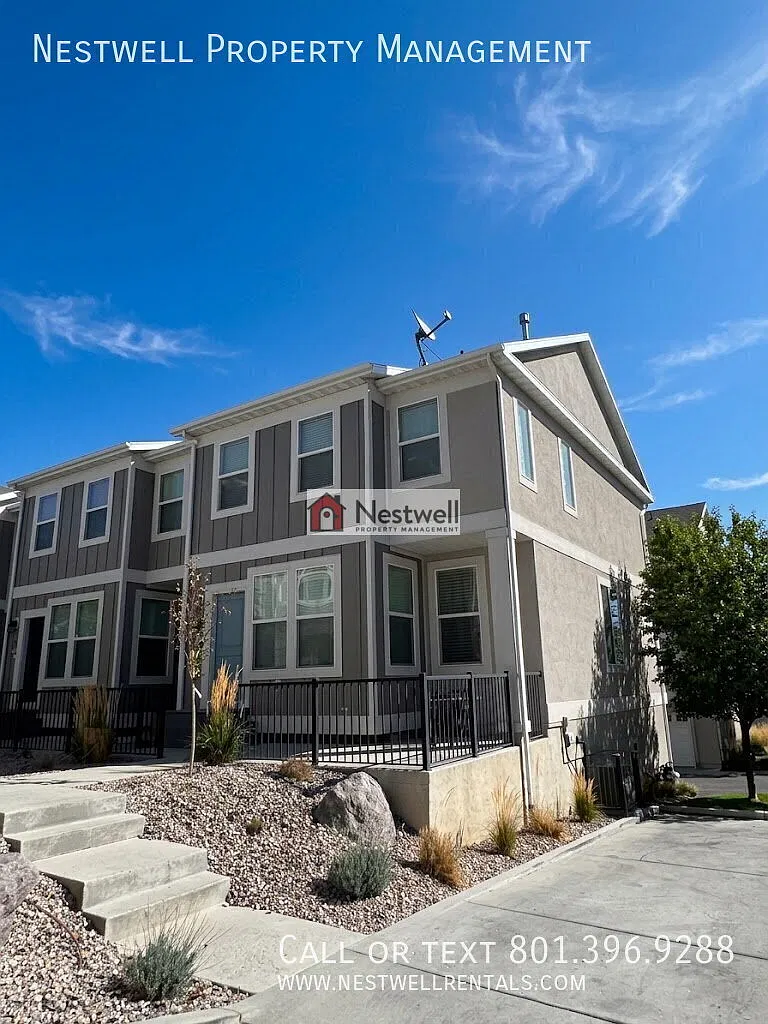 Gorgeous end-row townhome in Murray! — Photo 2